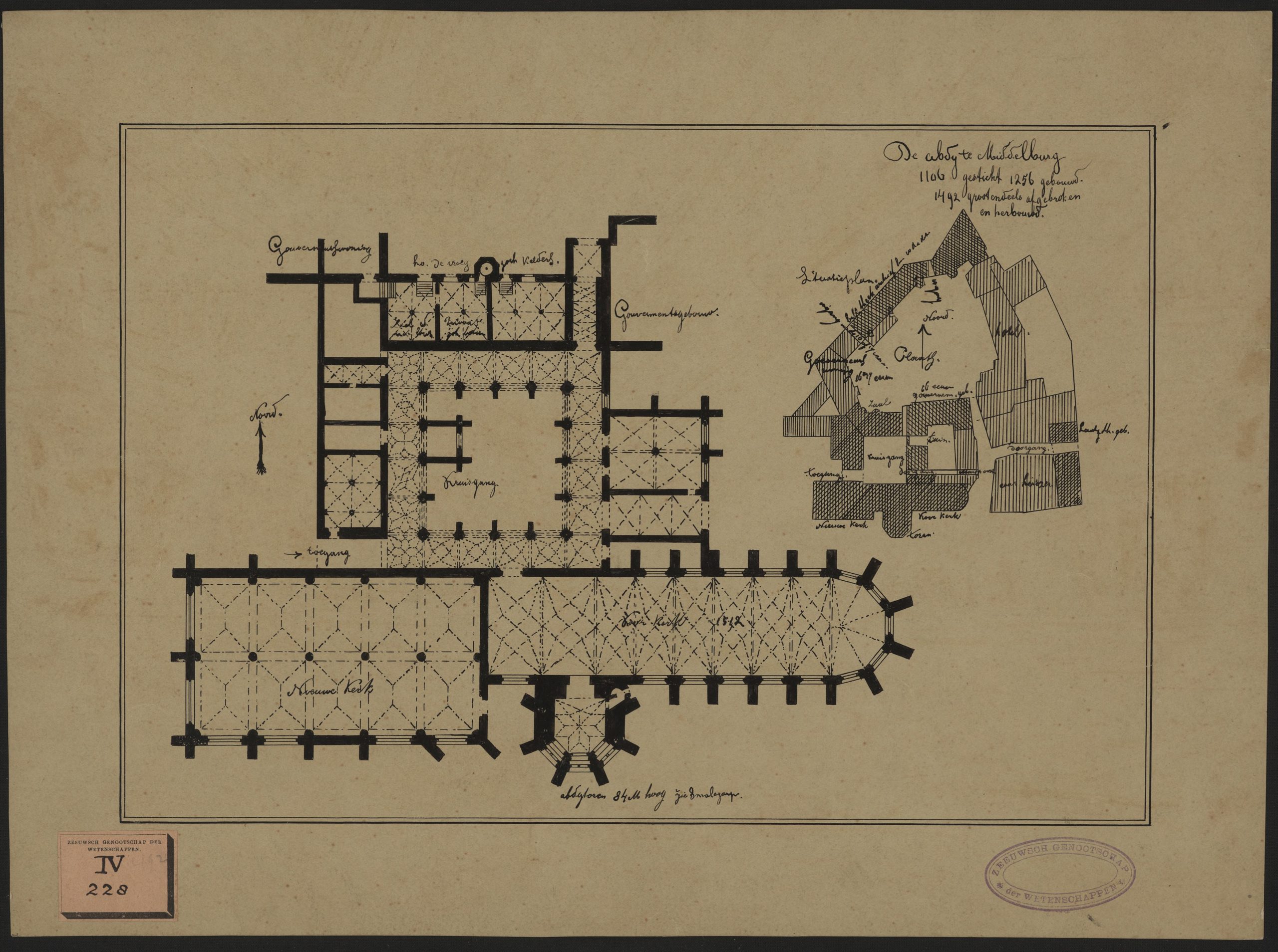 Plattegrondtekening van het zuidelijke gedeelte van de abdijgebouwen in Middelburg, inclusief een situatieplan dat de ontwikkeling van het abdijcomplex toont tussen 1106 en 1492. De afbeelding bevat gedetailleerde architectonische aanduidingen van gangen, zalen en binnenplaatsen, met gotische gewelven en ondersteuningsstructuren, evenals een schematisch overzicht van de historische opbouw van het complex. Noord is aangegeven, en de afbeelding bevat handgeschreven aantekeningen in het Nederlands.